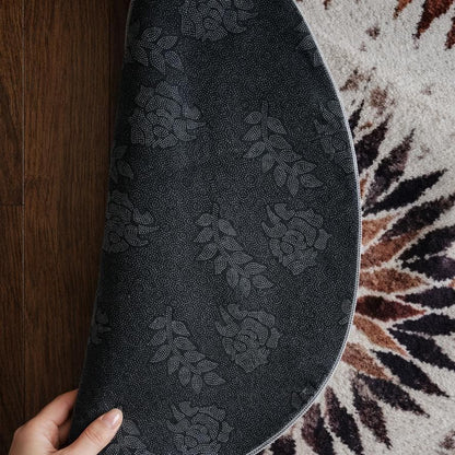 Geometric circle rug, view 7