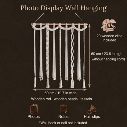 Infographie des dimensions : porte-photos en macramé de 50 cm de large et 60 cm de haut, avec 20 pinces en bois